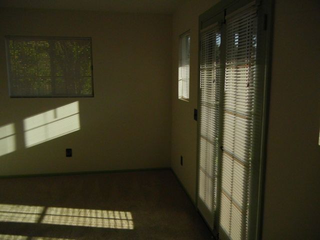 Building Photo - 802 Iowa St