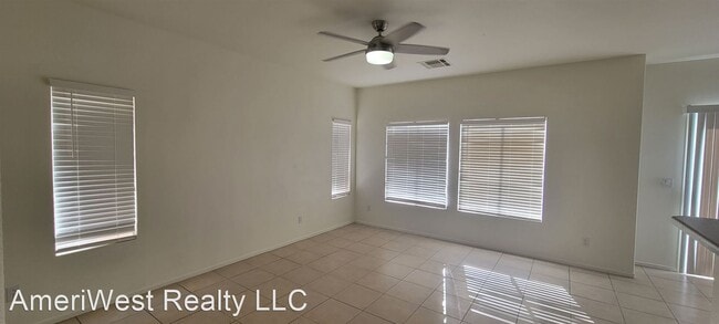 Building Photo - 4 br, 2.5 bath House - 1161 Maple Pines Ave