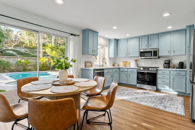 Building Photo - Stunning Aliso Viejo Pool Home 4 Bedroom