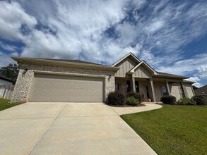 Building Photo - 364 Lakes Dr