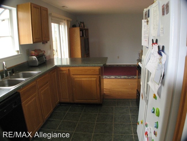 Building Photo - 3885 Sweetbriar Ct