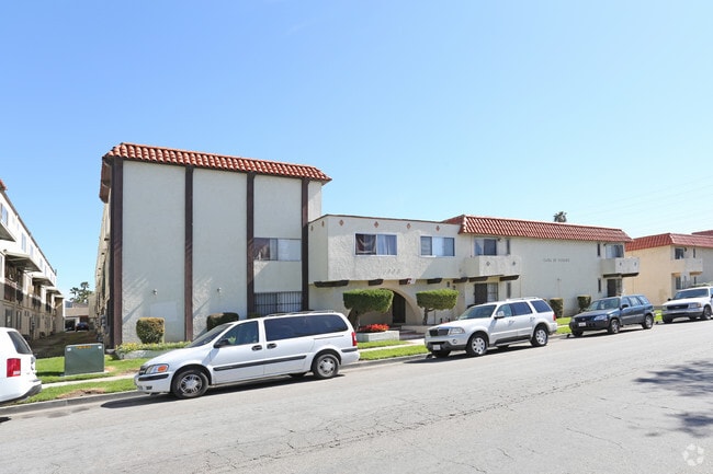 Building Photo - Casa De Verano