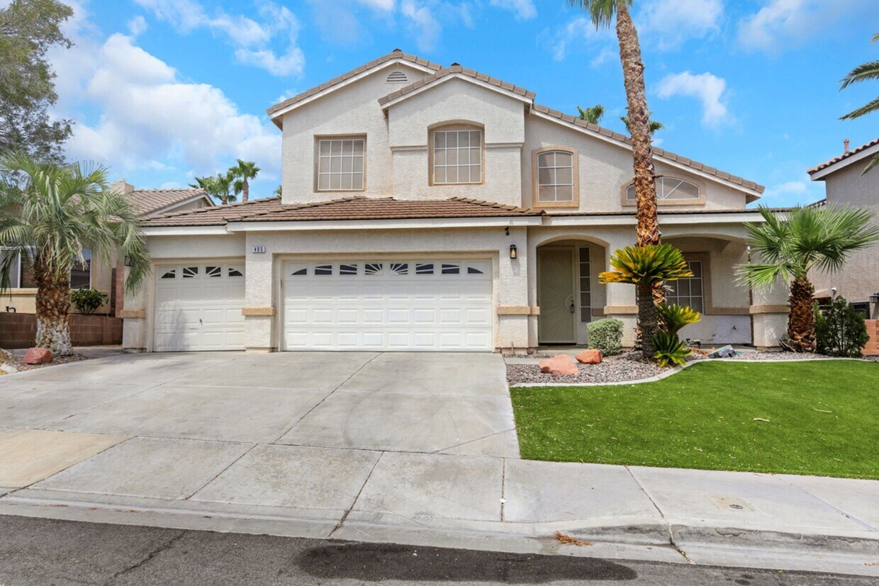 Primary Photo - Gorgeous Green Valley Home with a pool!