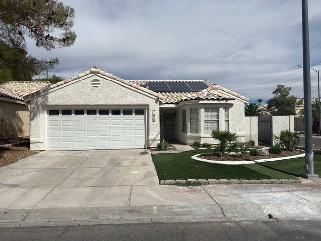 Building Photo - Updated Single Story, 2 Bedroom Home in De...