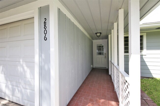 Foto del edificio - 2806 Bluebonnet St