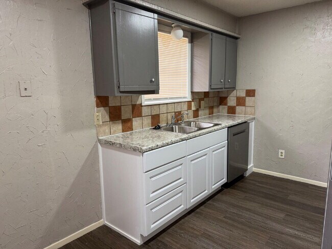 Foto del edificio - 6306 28th St