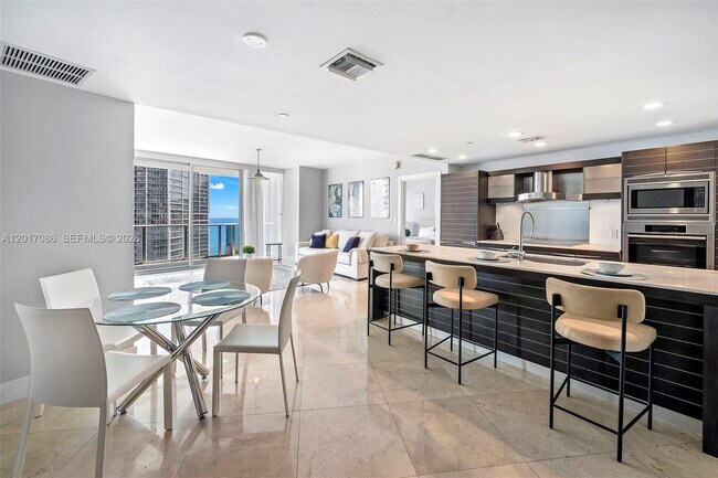 Foto del edificio - 200 Biscayne Boulevard Way