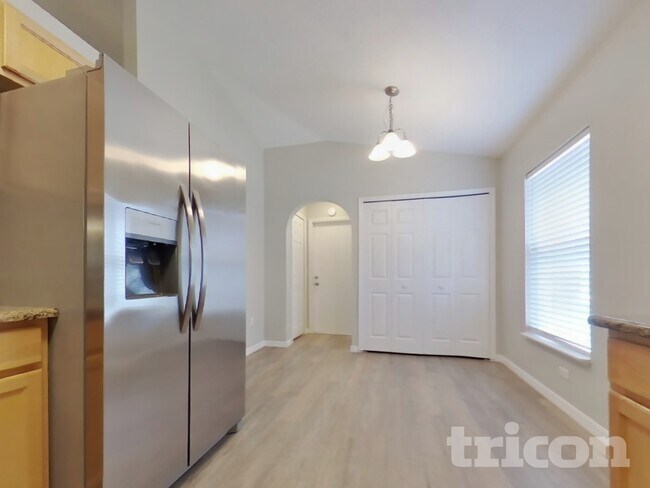 Foto del edificio - 864 Vanderbilt Dr