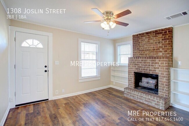 Building Photo - 1308 Joslin St