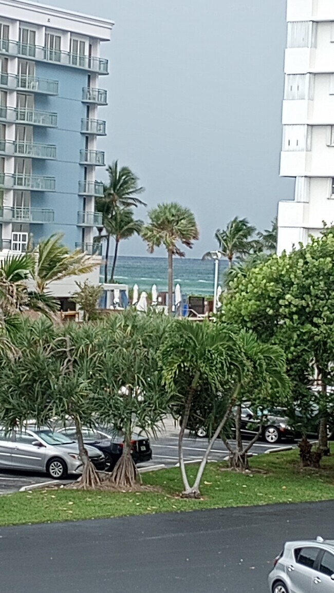 Foto del edificio - 3600 N Ocean Dr