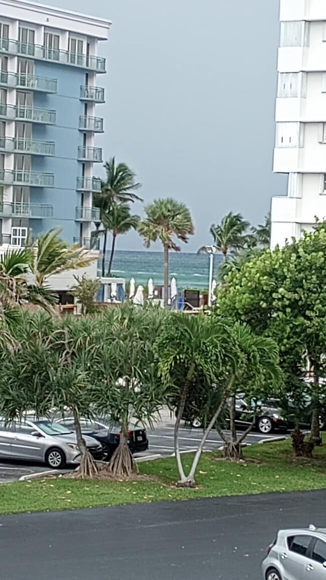 Building Photo - 3600 N Ocean Dr