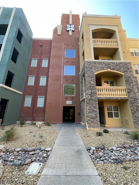 Building Photo - 68 E Serene Ave