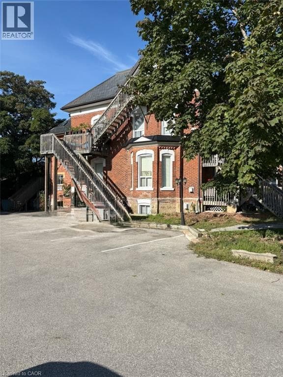 Building Photo - 75 McIntyre Crescent