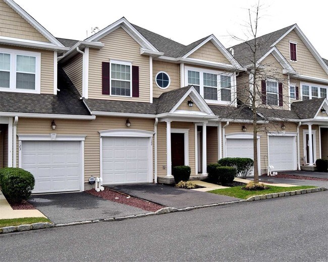 Building Photo - 122 Wildwood Cir