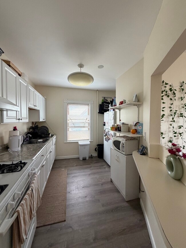 Building Photo - 85 Grandview Ave