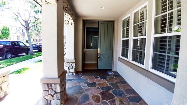 Building Photo - 10 La Canada