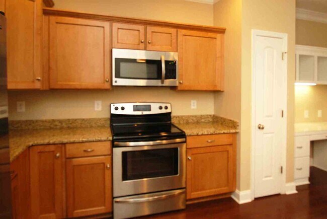 Building Photo - 94 Rowse Dr