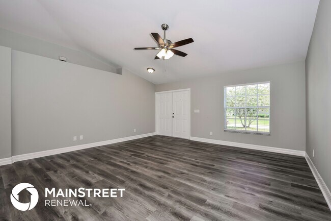 Building Photo - 1326 NE 3rd Ave