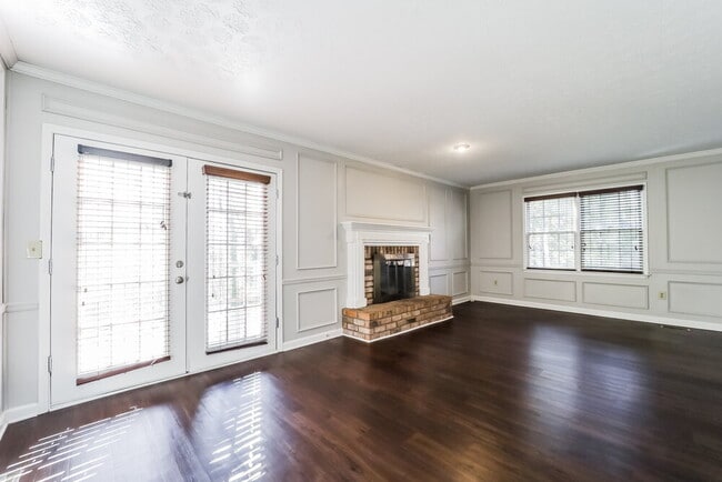 Building Photo - 6808 Creekwood Dr