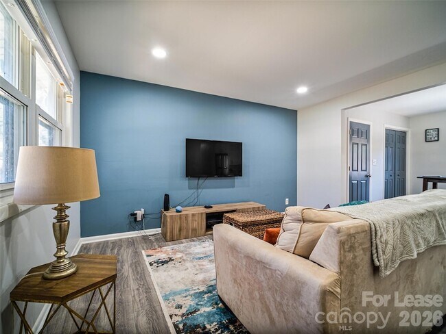 Foto del edificio - 2515 Thornton Rd