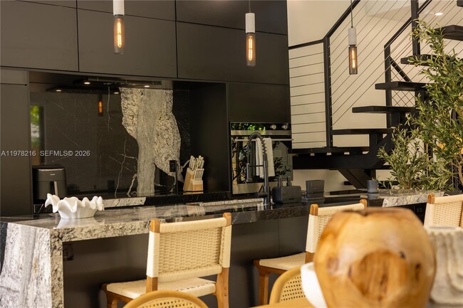 Building Photo - 8850 NE 8th Ct