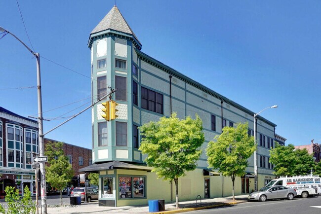 Building Photo - 610 Mattison Ave