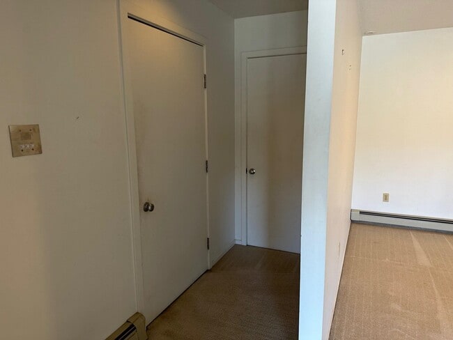 Building Photo - 1 Pine St