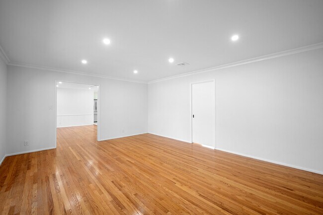 Foto del edificio - 685 Rim Rd