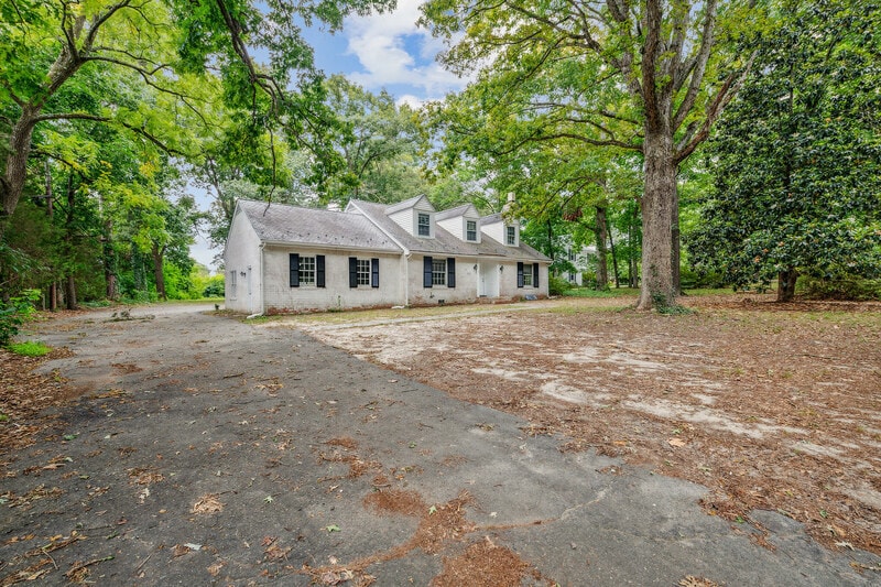 Primary Photo - 1611 Lakeside Ave