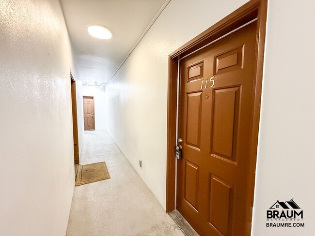 Building Photo - 11459 Collins St