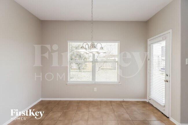 Foto del edificio - 230 Silver Ripple Dr