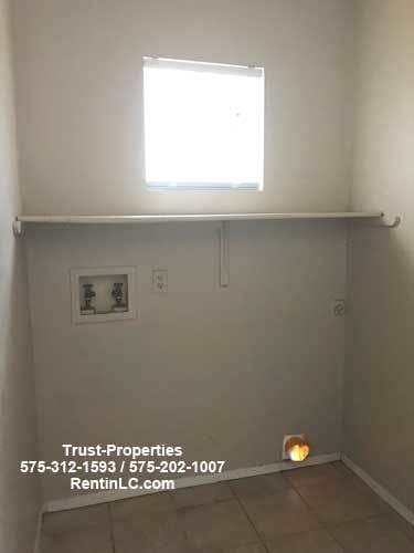 Building Photo - 5046 Inspiration