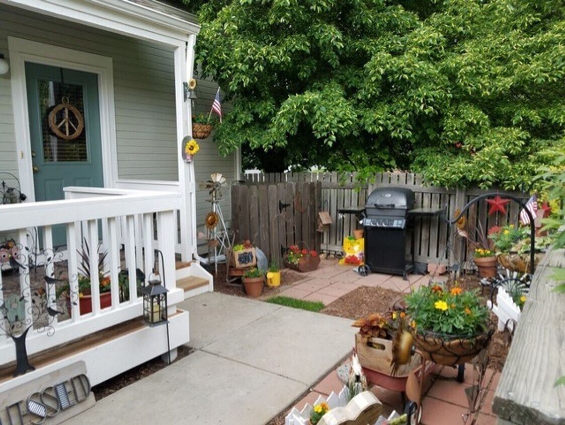 Primary Photo - 346 Owl Dr