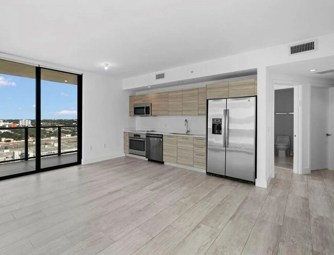 Foto del edificio - 121 NE 34th St