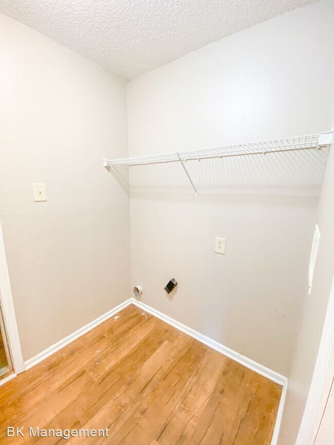 Foto del edificio - 3 br, 2.5 bath House - 2690 Chilton Drive
