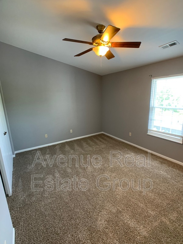 Foto del edificio - 7410 Triwoods Dr