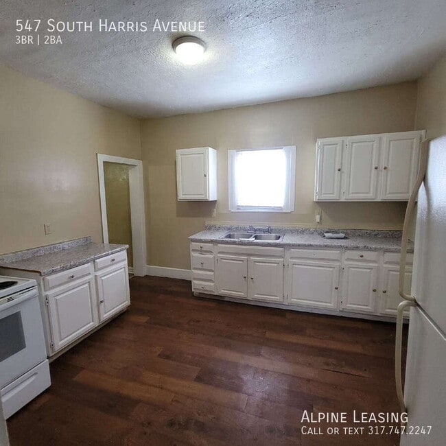 Foto del edificio - 547 S Harris Ave