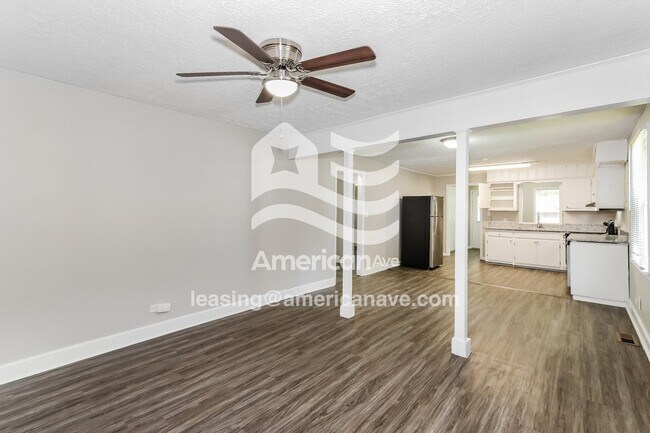 Foto del edificio - 2210 Tudor Dr