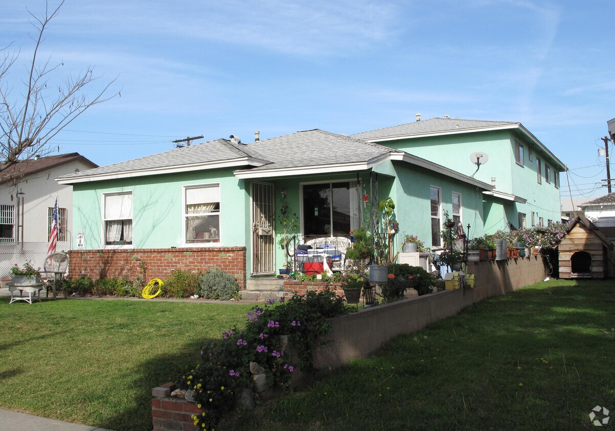 Building Photo - 5021 Southall Ln