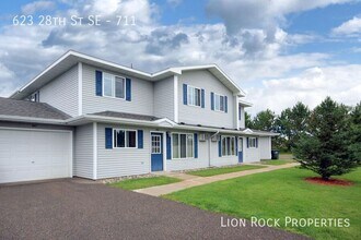 Building Photo - 623 28th St SE