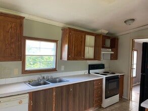 Building Photo - 466 Hattie Ln