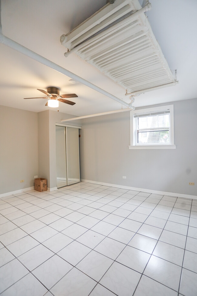 Building Photo - 5655 N Christiana Ave