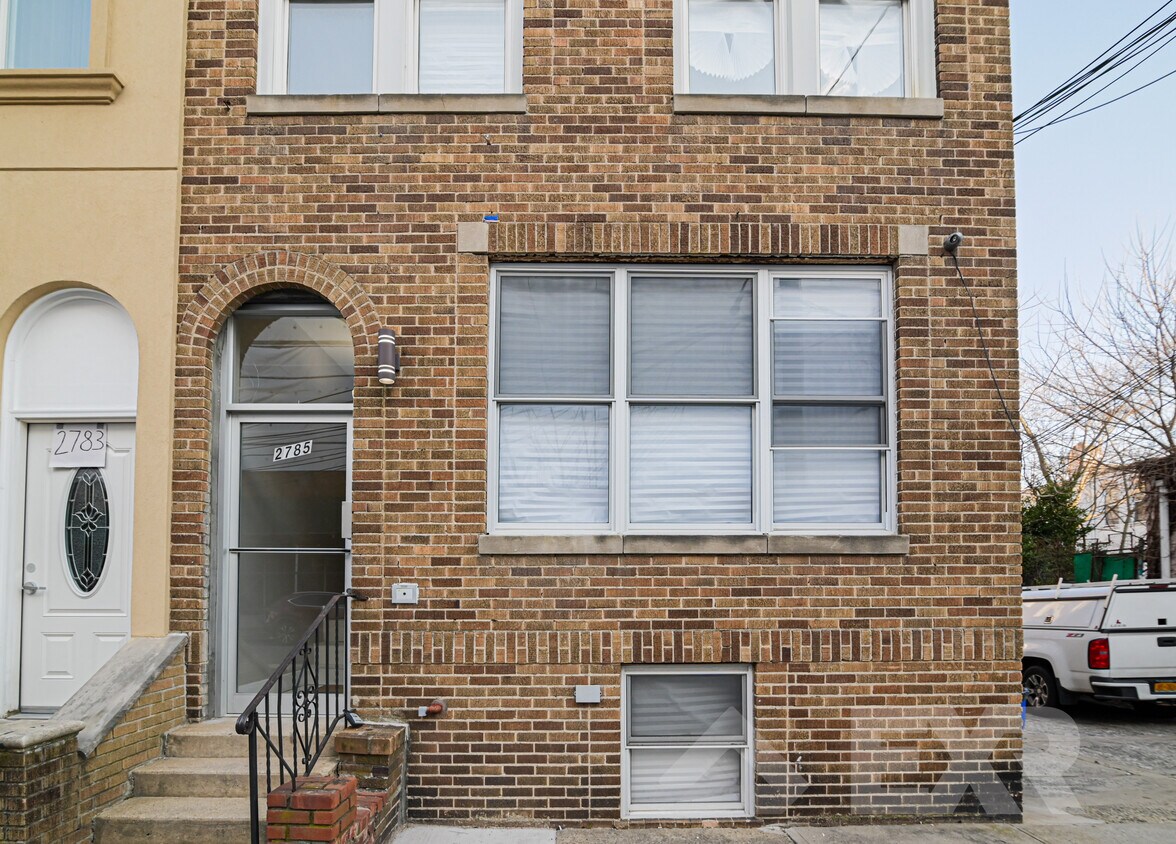 Foto del edificio - 2785 E 15th St