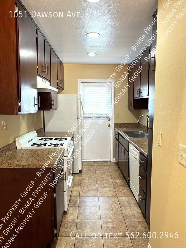 Foto del edificio - 1051 Dawson Ave