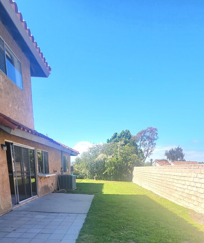 Building Photo - 242 Lynn Oaks Ave