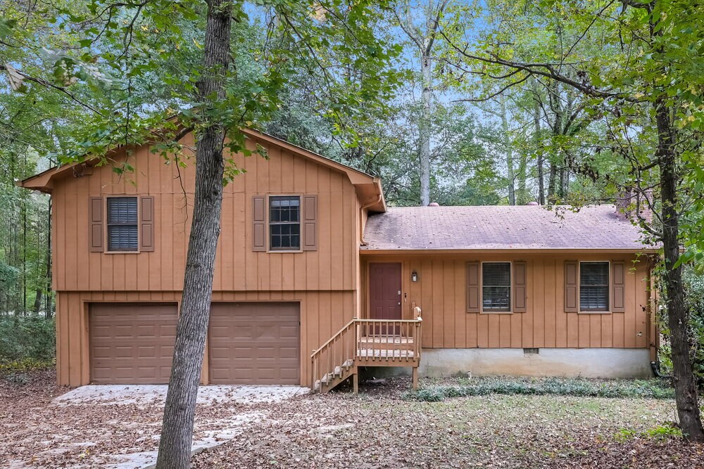Primary Photo - 1560 Cherry Hill Ct SW