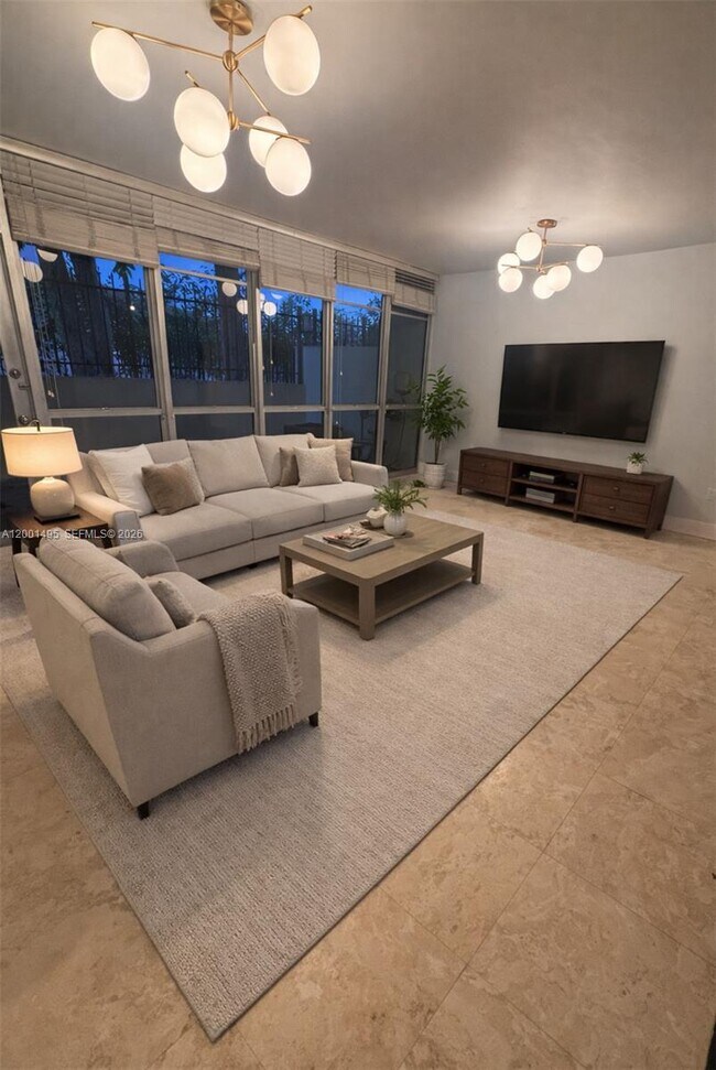 Foto del edificio - 2666 Tigertail Ave