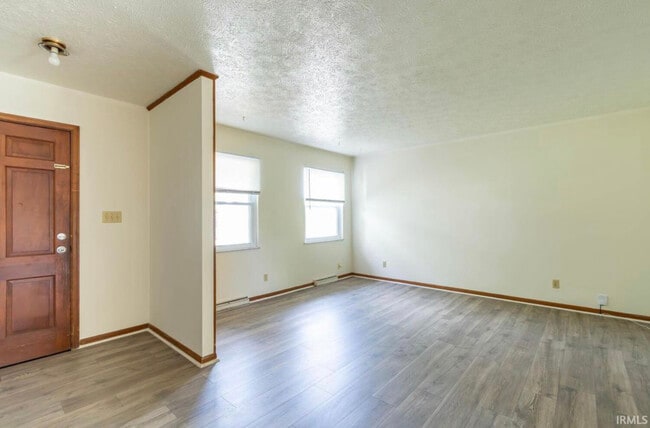 Building Photo - 601 N Smith Rd