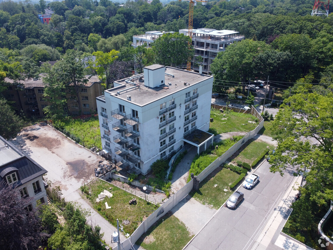 Primary Photo - Maison 77 Clarendon