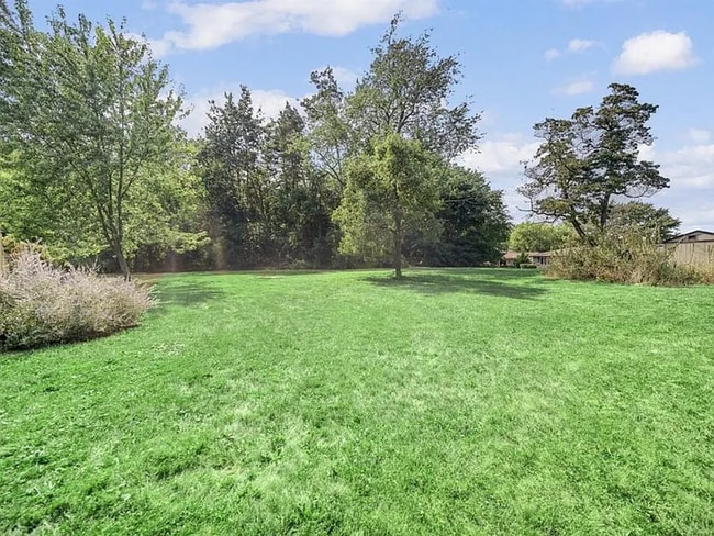 Building Photo - 4330 Pinehurst Ct